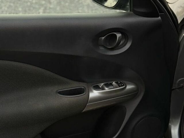 Серый Ниссан Жук, объемом двигателя 1.6 л и пробегом 139 тыс. км за 8500 $, фото 6 на Automoto.ua