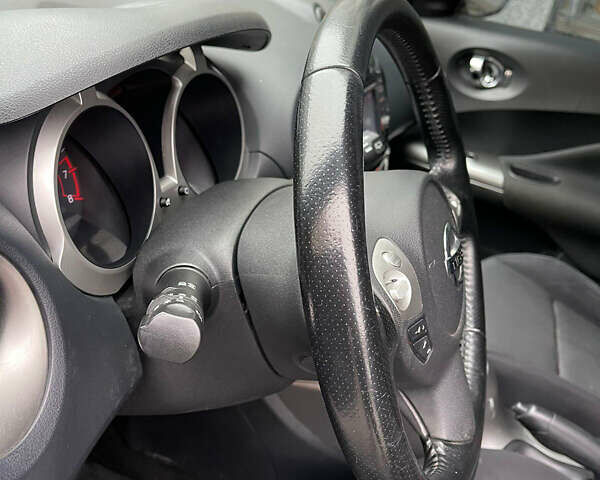 Серый Ниссан Жук, объемом двигателя 1.6 л и пробегом 147 тыс. км за 8600 $, фото 3 на Automoto.ua