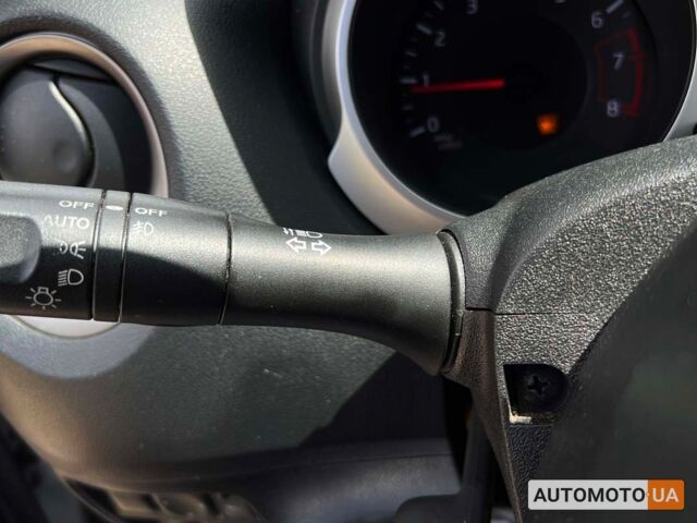 Серый Ниссан Жук, объемом двигателя 1.6 л и пробегом 223 тыс. км за 9999 $, фото 16 на Automoto.ua