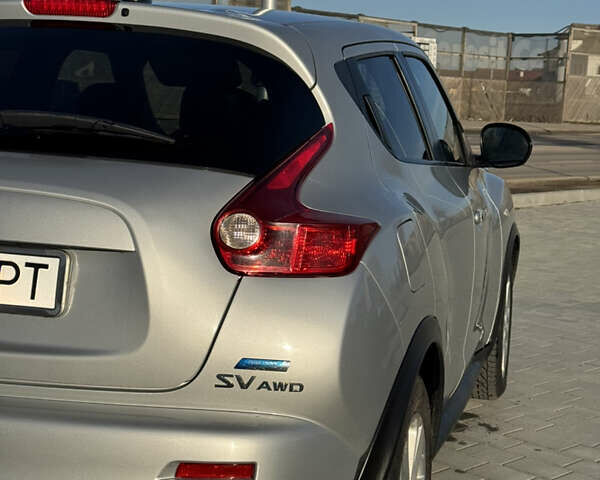 Серый Ниссан Жук, объемом двигателя 1.6 л и пробегом 112 тыс. км за 9500 $, фото 7 на Automoto.ua