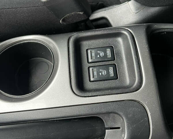 Серый Ниссан Жук, объемом двигателя 1.6 л и пробегом 147 тыс. км за 8600 $, фото 4 на Automoto.ua