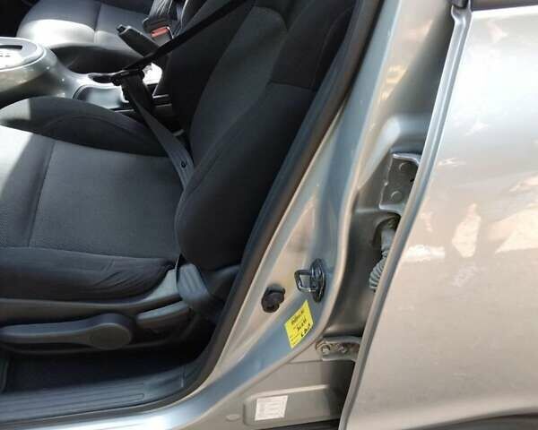 Сірий Ніссан Жук, об'ємом двигуна 1.6 л та пробігом 95 тис. км за 10600 $, фото 6 на Automoto.ua