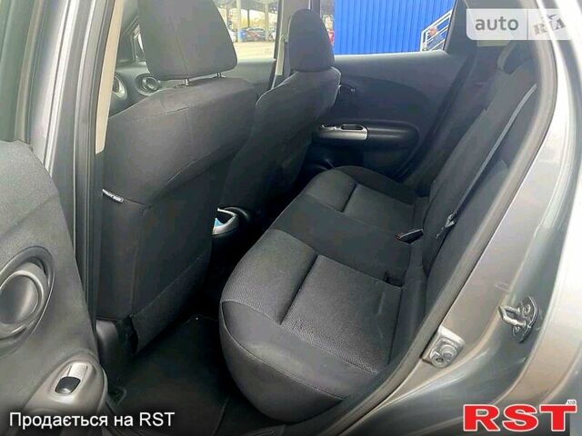 Серый Ниссан Жук, объемом двигателя 1.6 л и пробегом 139 тыс. км за 8900 $, фото 2 на Automoto.ua