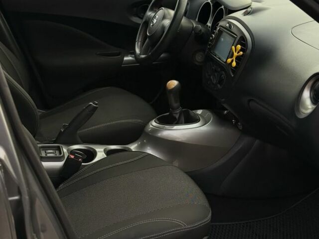 Серый Ниссан Жук, объемом двигателя 1.6 л и пробегом 139 тыс. км за 8500 $, фото 14 на Automoto.ua