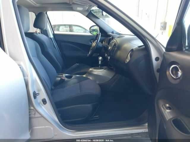 Сірий Ніссан Жук, об'ємом двигуна 1.6 л та пробігом 142 тис. км за 1500 $, фото 6 на Automoto.ua