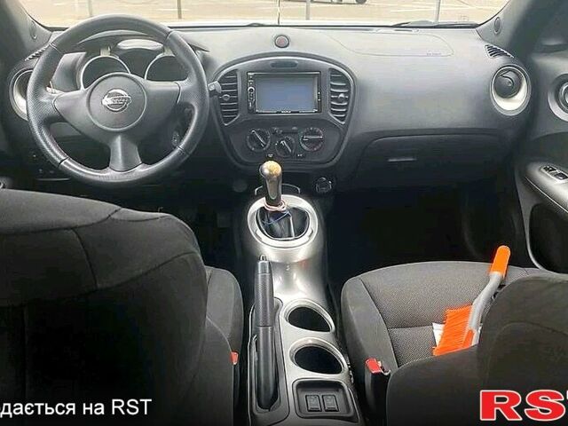 Серый Ниссан Жук, объемом двигателя 1.6 л и пробегом 139 тыс. км за 8900 $, фото 3 на Automoto.ua