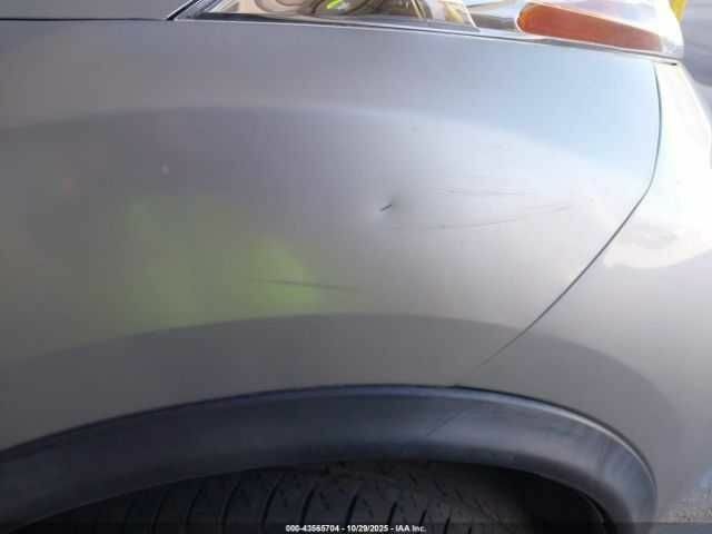 Сірий Ніссан Жук, об'ємом двигуна 1.6 л та пробігом 142 тис. км за 1500 $, фото 4 на Automoto.ua