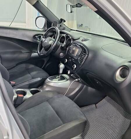 Серый Ниссан Жук, объемом двигателя 1.6 л и пробегом 88 тыс. км за 10000 $, фото 5 на Automoto.ua