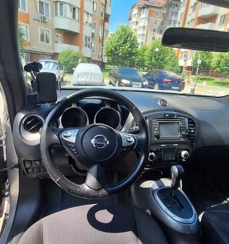 Серый Ниссан Жук, объемом двигателя 1.6 л и пробегом 88 тыс. км за 10000 $, фото 4 на Automoto.ua