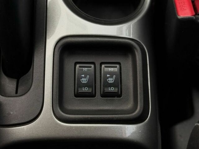 Серый Ниссан Жук, объемом двигателя 1.6 л и пробегом 139 тыс. км за 8500 $, фото 12 на Automoto.ua