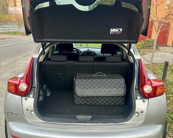 Сірий Ніссан Жук, об'ємом двигуна 1.6 л та пробігом 89 тис. км за 10900 $, фото 5 на Automoto.ua