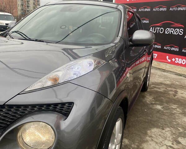 Сірий Ніссан Жук, об'ємом двигуна 1.6 л та пробігом 166 тис. км за 8800 $, фото 4 на Automoto.ua