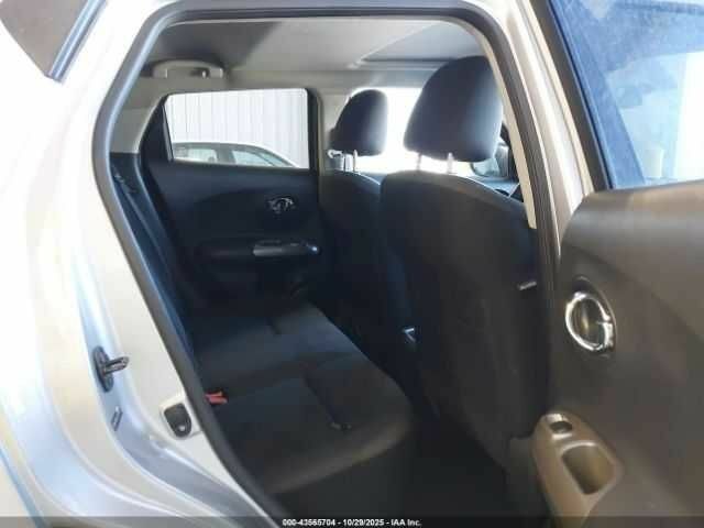 Сірий Ніссан Жук, об'ємом двигуна 1.6 л та пробігом 142 тис. км за 1500 $, фото 5 на Automoto.ua