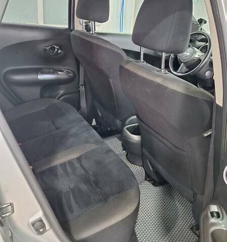 Серый Ниссан Жук, объемом двигателя 1.6 л и пробегом 88 тыс. км за 10000 $, фото 10 на Automoto.ua