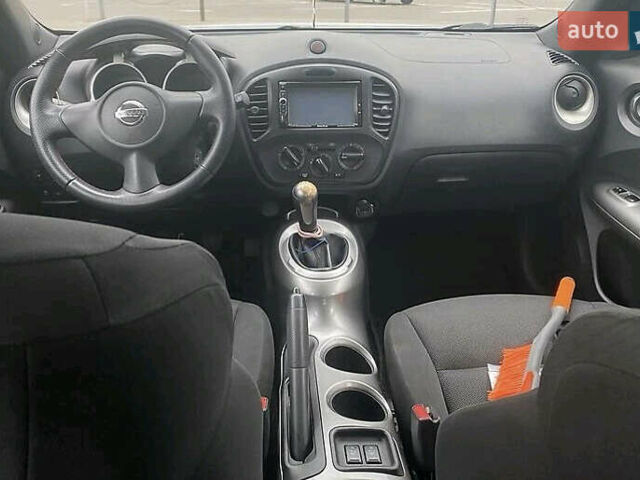 Серый Ниссан Жук, объемом двигателя 1.6 л и пробегом 139 тыс. км за 9350 $, фото 13 на Automoto.ua