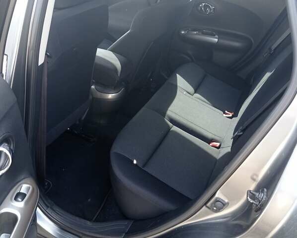 Серый Ниссан Жук, объемом двигателя 1.6 л и пробегом 115 тыс. км за 10500 $, фото 5 на Automoto.ua