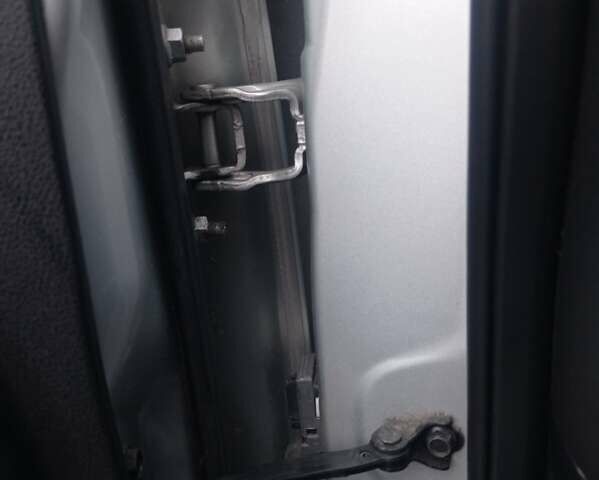 Сірий Ніссан Жук, об'ємом двигуна 1.62 л та пробігом 155 тис. км за 13500 $, фото 29 на Automoto.ua