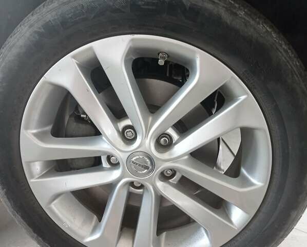 Серый Ниссан Жук, объемом двигателя 1.6 л и пробегом 115 тыс. км за 10500 $, фото 2 на Automoto.ua