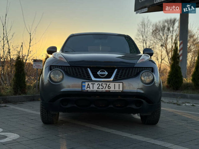 Серый Ниссан Жук, объемом двигателя 1.6 л и пробегом 256 тыс. км за 8900 $, фото 2 на Automoto.ua