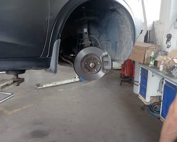 Серый Ниссан Жук, объемом двигателя 1.6 л и пробегом 115 тыс. км за 10500 $, фото 1 на Automoto.ua