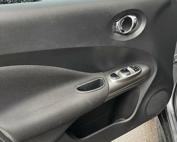 Серый Ниссан Жук, объемом двигателя 1.6 л и пробегом 147 тыс. км за 9700 $, фото 30 на Automoto.ua