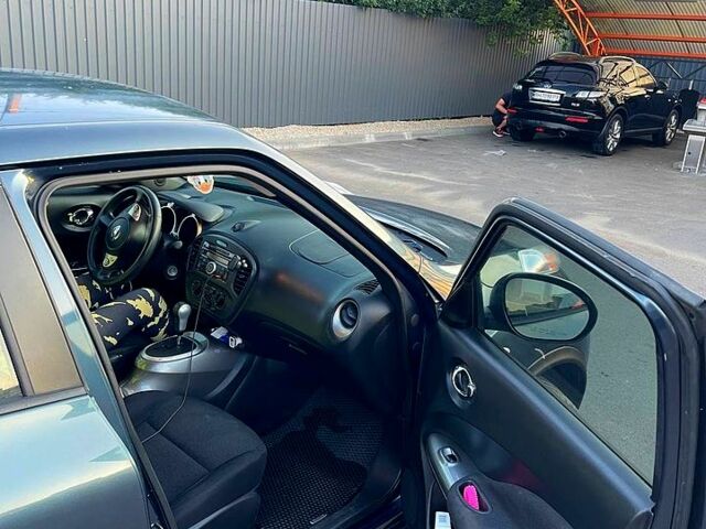 Серый Ниссан Жук, объемом двигателя 1.6 л и пробегом 185 тыс. км за 10000 $, фото 10 на Automoto.ua