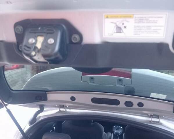 Сірий Ніссан Жук, об'ємом двигуна 1.62 л та пробігом 155 тис. км за 13500 $, фото 37 на Automoto.ua