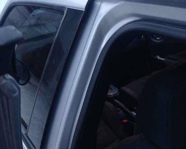 Сірий Ніссан Жук, об'ємом двигуна 1.62 л та пробігом 155 тис. км за 13500 $, фото 5 на Automoto.ua