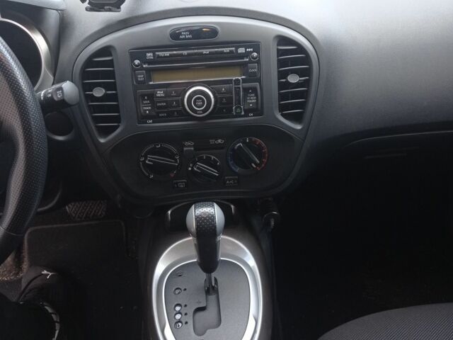 Серый Ниссан Жук, объемом двигателя 1.6 л и пробегом 110 тыс. км за 10500 $, фото 14 на Automoto.ua