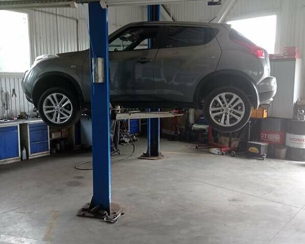 Серый Ниссан Жук, объемом двигателя 1.6 л и пробегом 115 тыс. км за 10500 $, фото 8 на Automoto.ua