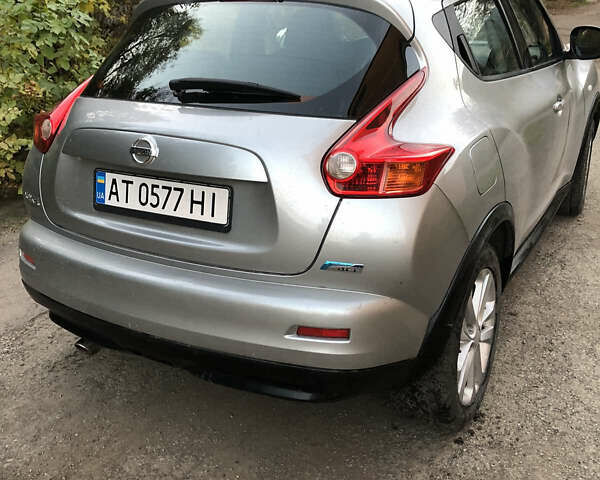 Серый Ниссан Жук, объемом двигателя 1.5 л и пробегом 184 тыс. км за 8700 $, фото 3 на Automoto.ua