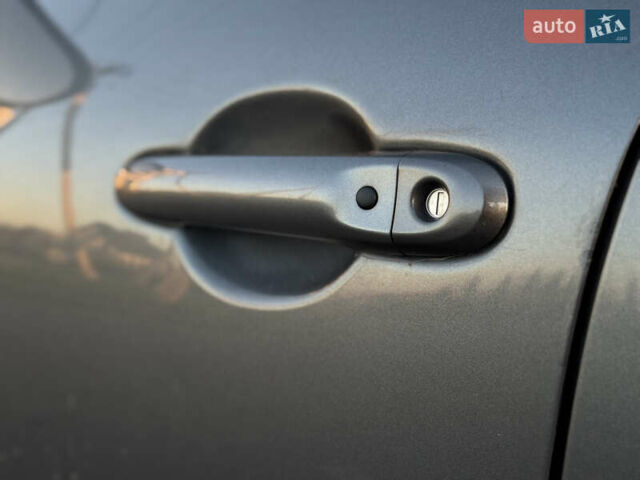 Серый Ниссан Жук, объемом двигателя 1.6 л и пробегом 256 тыс. км за 8900 $, фото 11 на Automoto.ua