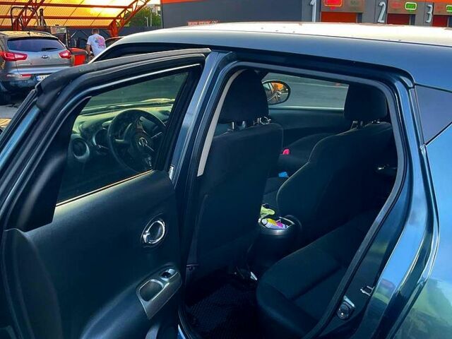 Серый Ниссан Жук, объемом двигателя 1.6 л и пробегом 185 тыс. км за 10000 $, фото 8 на Automoto.ua