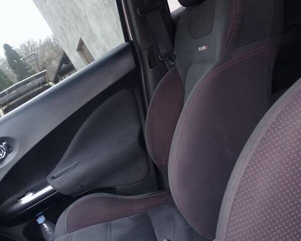 Сірий Ніссан Жук, об'ємом двигуна 1.62 л та пробігом 155 тис. км за 13500 $, фото 14 на Automoto.ua