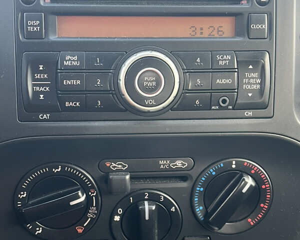 Серый Ниссан Жук, объемом двигателя 1.6 л и пробегом 89 тыс. км за 10500 $, фото 12 на Automoto.ua