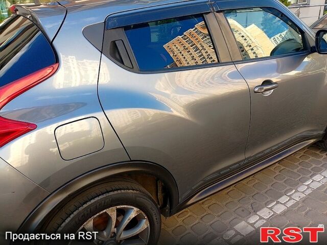 Сірий Ніссан Жук, об'ємом двигуна 1.6 л та пробігом 106 тис. км за 11000 $, фото 3 на Automoto.ua