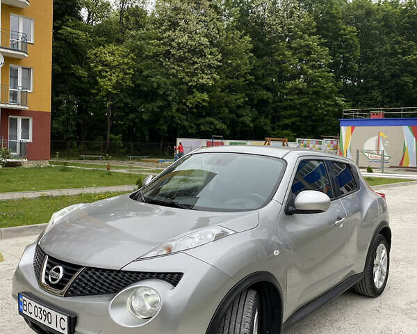 Серый Ниссан Жук, объемом двигателя 1.6 л и пробегом 160 тыс. км за 11200 $, фото 2 на Automoto.ua