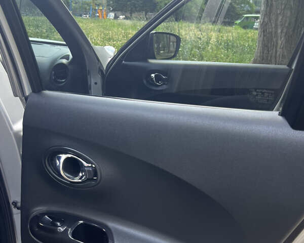 Сірий Ніссан Жук, об'ємом двигуна 1.62 л та пробігом 136 тис. км за 12800 $, фото 12 на Automoto.ua