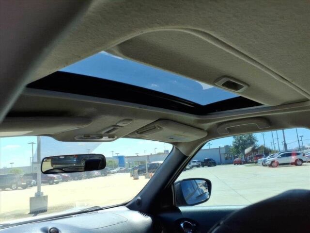 Серый Ниссан Жук, объемом двигателя 1.5 л и пробегом 79 тыс. км за 6500 $, фото 9 на Automoto.ua