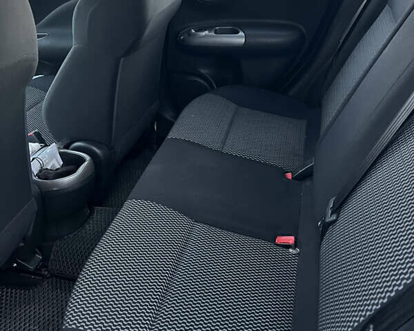 Серый Ниссан Жук, объемом двигателя 1.62 л и пробегом 145 тыс. км за 10500 $, фото 8 на Automoto.ua