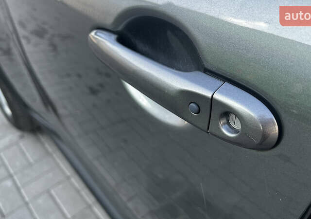 Серый Ниссан Жук, объемом двигателя 1.5 л и пробегом 213 тыс. км за 12300 $, фото 27 на Automoto.ua