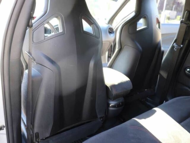 Сірий Ніссан Жук, об'ємом двигуна 1.6 л та пробігом 112 тис. км за 8500 $, фото 11 на Automoto.ua