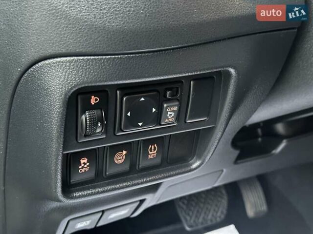 Серый Ниссан Жук, объемом двигателя 1.6 л и пробегом 51 тыс. км за 13490 $, фото 22 на Automoto.ua