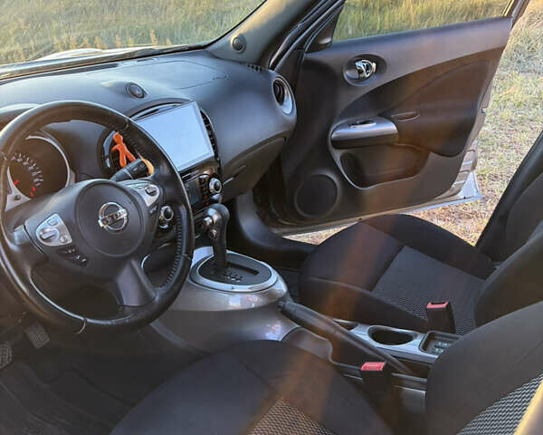 Серый Ниссан Жук, объемом двигателя 1.6 л и пробегом 100 тыс. км за 12500 $, фото 19 на Automoto.ua