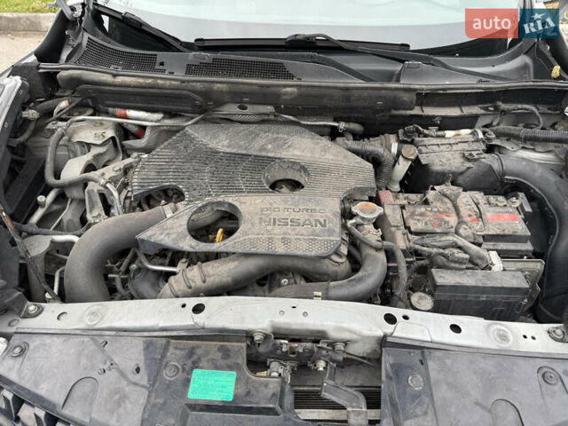 Серый Ниссан Жук, объемом двигателя 1.62 л и пробегом 77 тыс. км за 12000 $, фото 9 на Automoto.ua