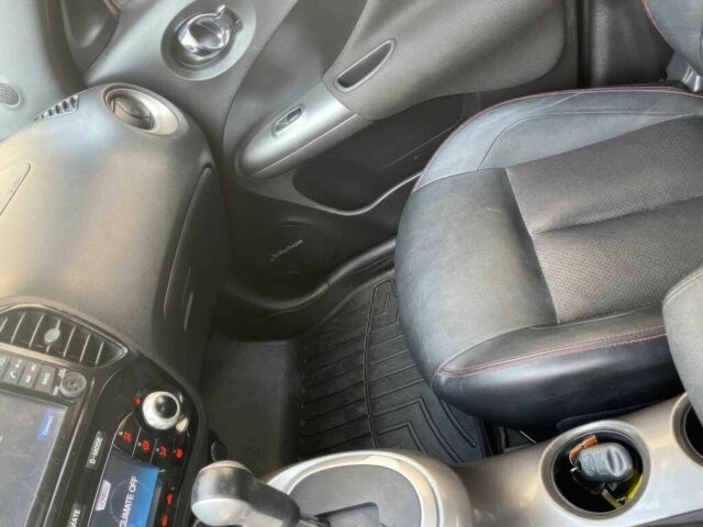 Серый Ниссан Жук, объемом двигателя 1.6 л и пробегом 63 тыс. км за 2000 $, фото 7 на Automoto.ua