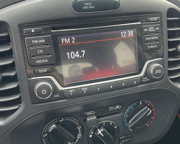 Серый Ниссан Жук, объемом двигателя 1.6 л и пробегом 65 тыс. км за 12500 $, фото 10 на Automoto.ua