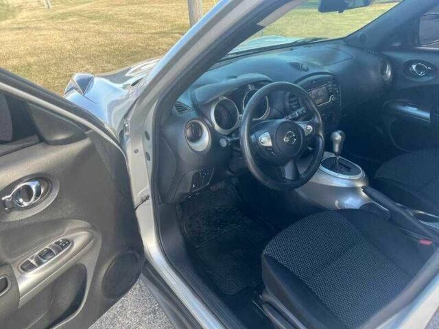 Серый Ниссан Жук, объемом двигателя 1.6 л и пробегом 42 тыс. км за 2600 $, фото 6 на Automoto.ua