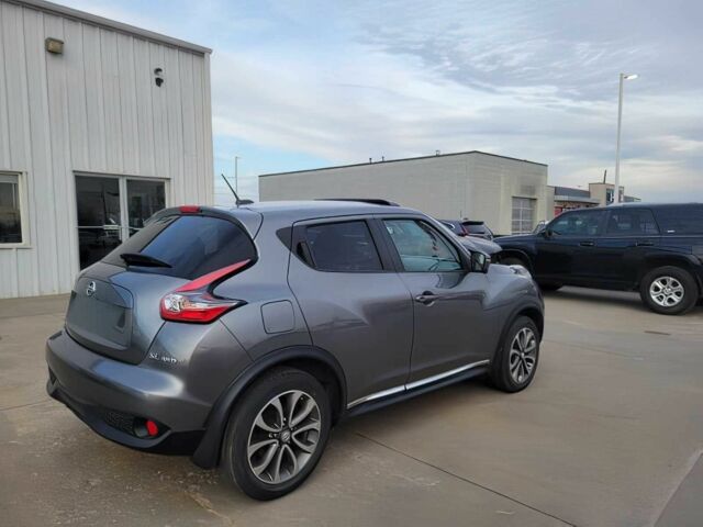 Серый Ниссан Жук, объемом двигателя 1.6 л и пробегом 69 тыс. км за 9240 $, фото 4 на Automoto.ua