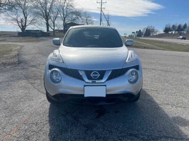 Серый Ниссан Жук, объемом двигателя 1.6 л и пробегом 42 тыс. км за 2600 $, фото 4 на Automoto.ua